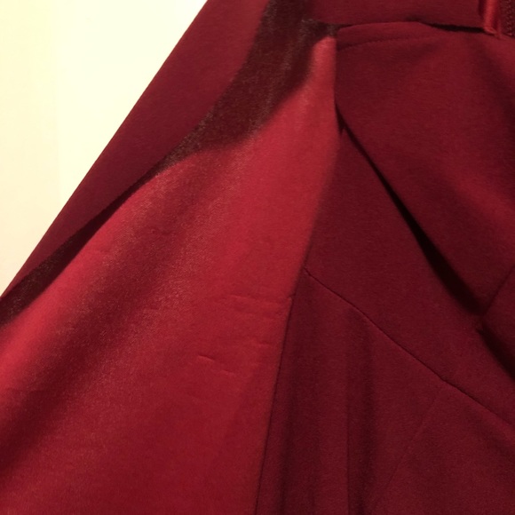 Burgundy cocktail dress with fun sleeves - Picture 4 of 5